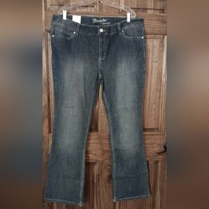Wrangler Bootcut Jeans Mid-Rise 5-Pocket Stretch Zip-Fly Whiskered Sz 19 x 32